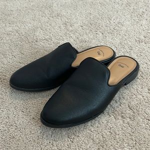 Gap black mules